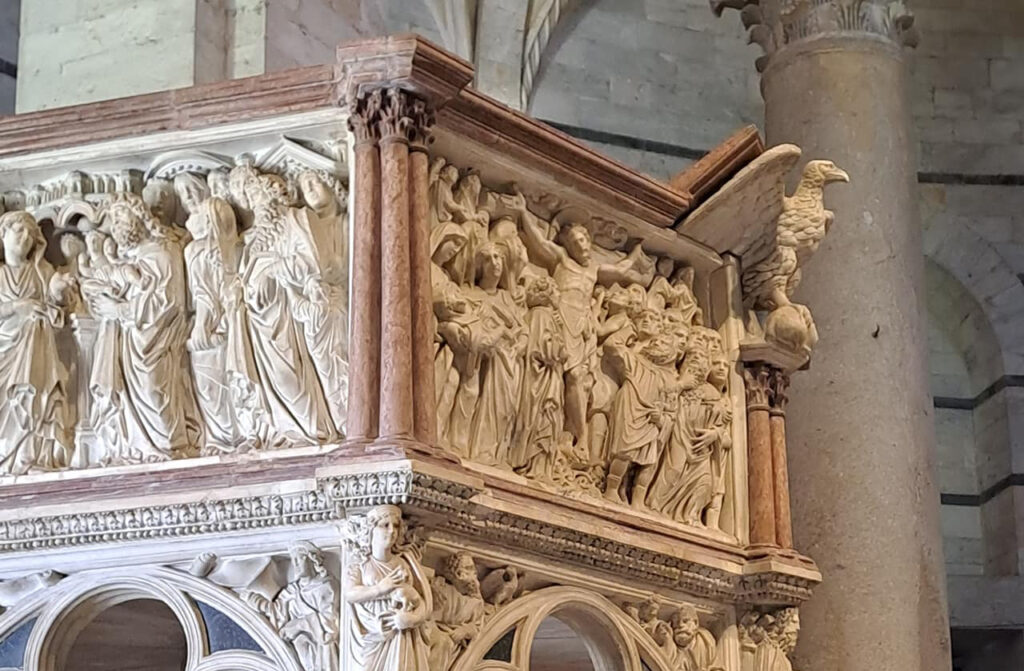 kanzel des taufbeckens von pisa